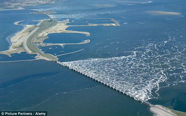 Gubernur DKI Jakarta Pelajari Penanganan Banjir di Pemukiman Padat di Rotterdam